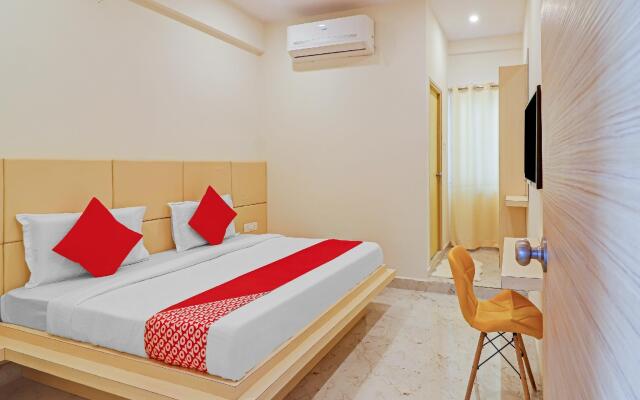 Super OYO Flagship Landcorp Hotels Near Shilparamam