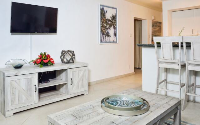 Royal Glitter Bay Villas