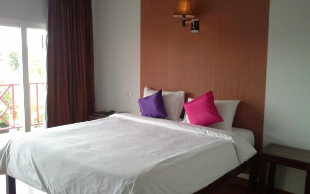 Aunruen Residence And Restaurant