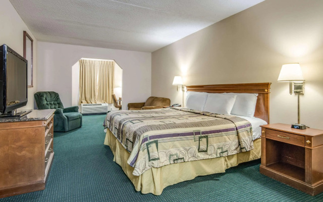 Rodeway Inn & Suites
