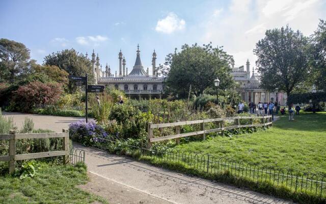 Brighton Getaways-Channel View