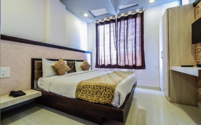 Collection O 22099 Hotel West Wood