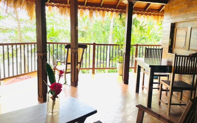 Thotupola Lakehouse