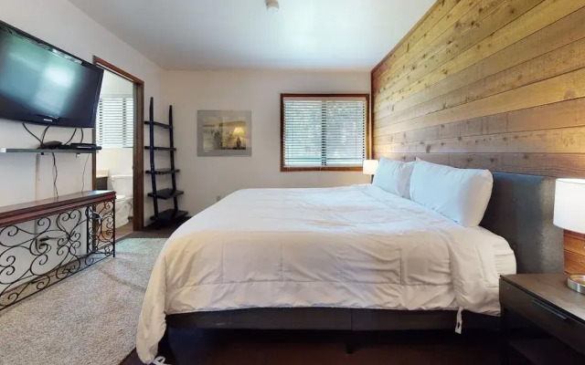 Snowflower 20 Pet-Friendly, Spacious Corner Unit With Great Complex Amenities by RedAwning