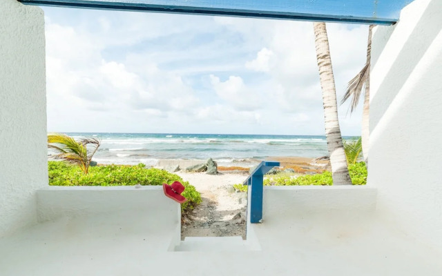 Gorgeous Ocean Views! Welcome to Bella Breeze! BeachFront 2BR 2BA