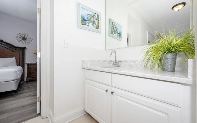 Lighthouse 215 3 Bedroom Condo