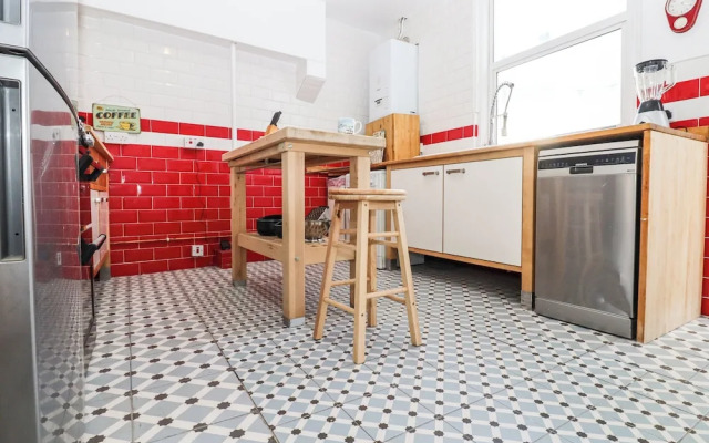 Goldhurst Apartment