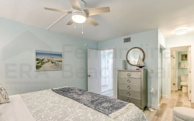 Rustic Theme Condo with Scenic Ocean View by RedAwning