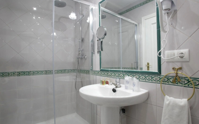 Basic Hotel Puerta de Sevilla