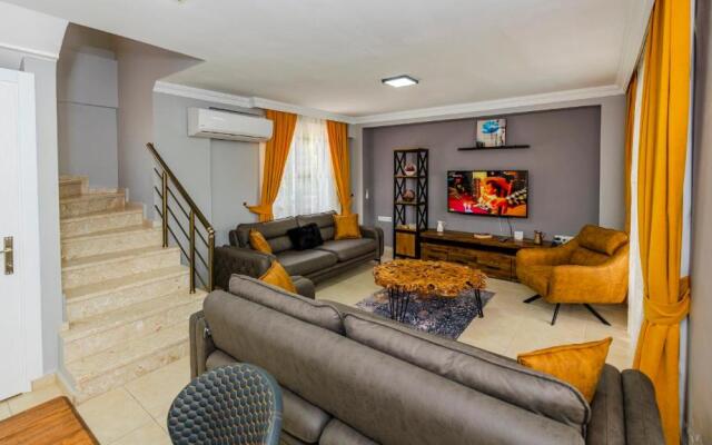 Blue - 4 Bedroom Holiday Villa in Hisarönü