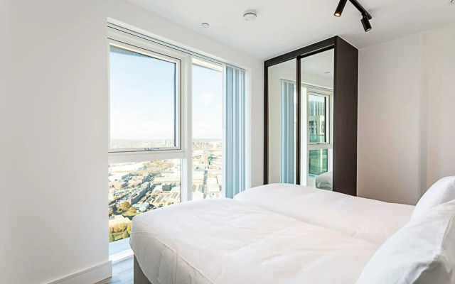 Beautiful 2 Bed Icon Tower Flat 5