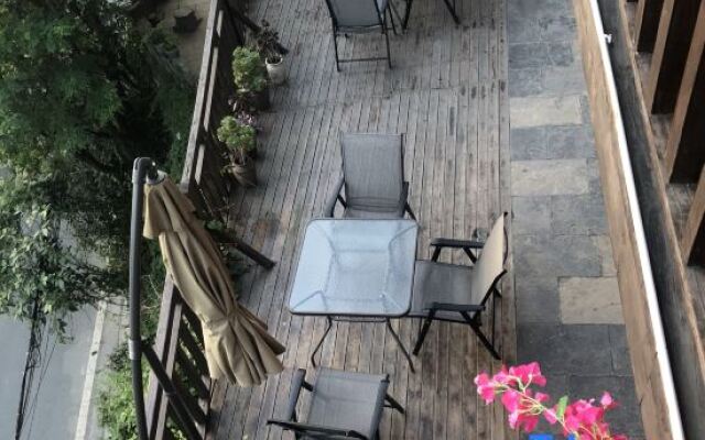 Yijing Guanjing Hostel