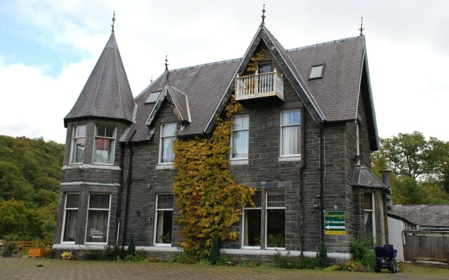 Plas Penaeldroch Manor