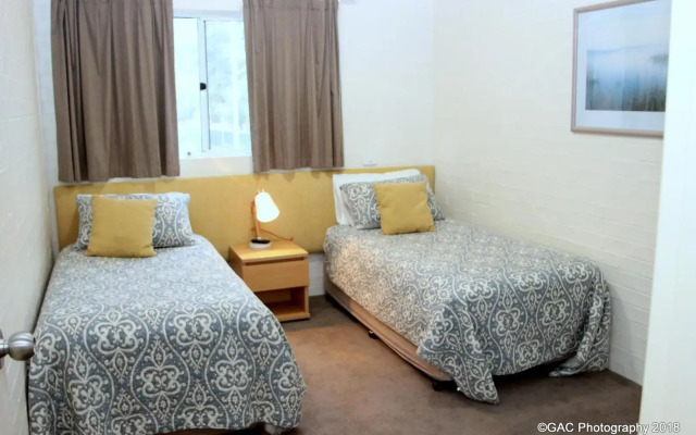 Mollymook Cove Apartments