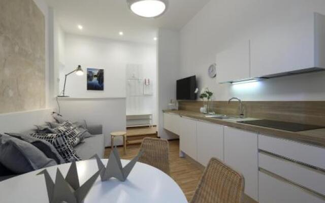 White Home Roma