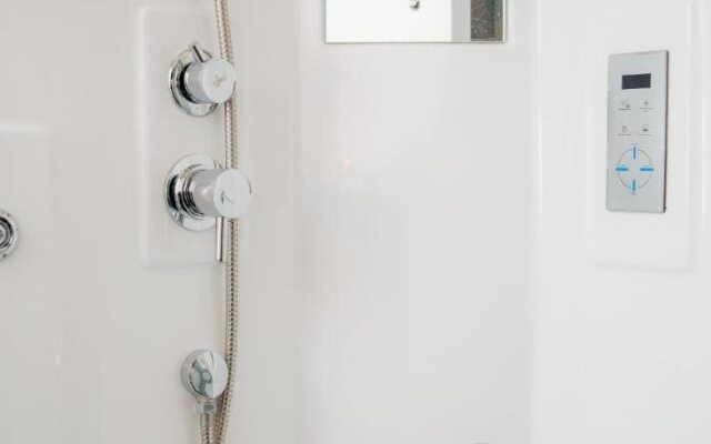 Харатс Отель