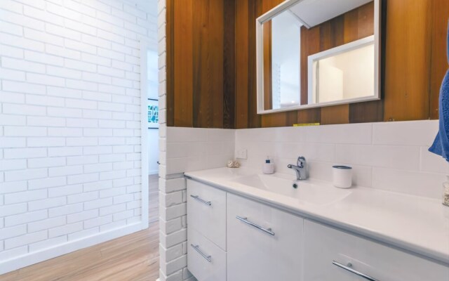 Villa Ellisa, Unit 4/10 Columbia Close