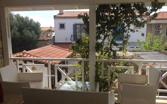 Alasonya Otel Köyiçi