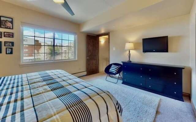 Nine Vail Road Condos with Short Walk to Gondola by RedAwning