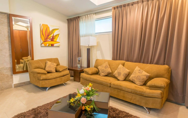 Hotel Ecce Inn & Spa