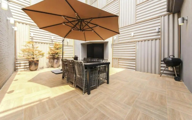 AMI Boutique Hotel