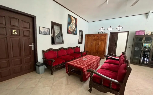 Hotel O Aero Kost Bu Lisa Syariah Near Pasar Tradisional Lawang