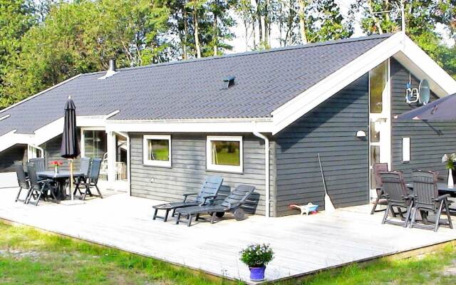 10 Person Holiday Home in Aakirkeby