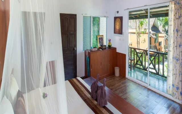 Phi Phi Long Beach Resort & Villa