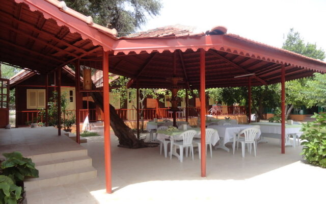 Toll Hotel