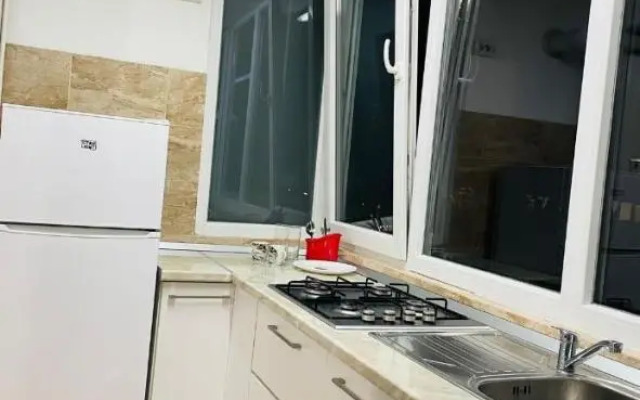 Studio Modern.
