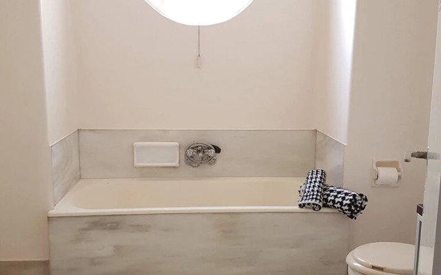 Erra - Taupe - Athens Center,140m²,4 BD,2 BATH