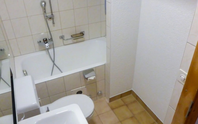 Tarcianne A Apt 2 Grimentz