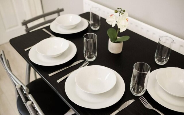 Stay Comfortable-close to City Centre-4 Bed House!
