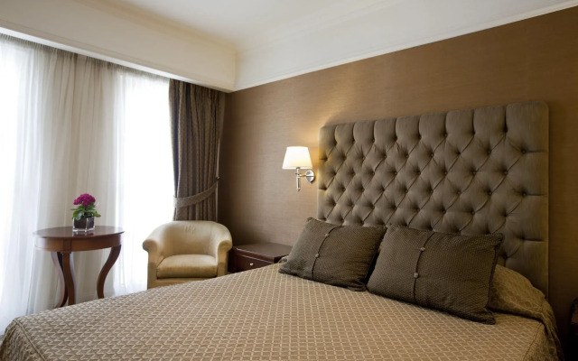 Hera Hotel