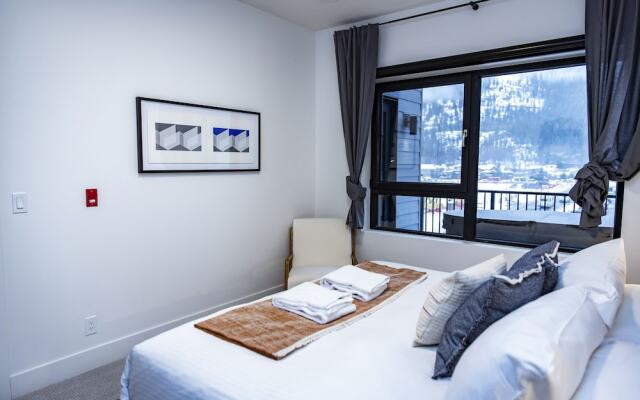 Tumbledown Condo By Revelstoke Vacations