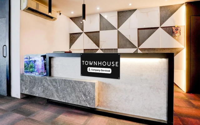 Super Townhouse PBG Mall Vashi