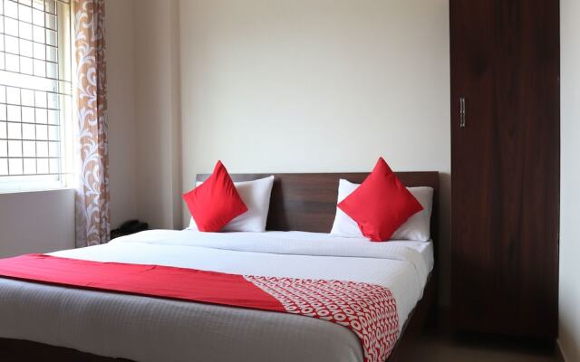 OYO 11615 Lotus Inn