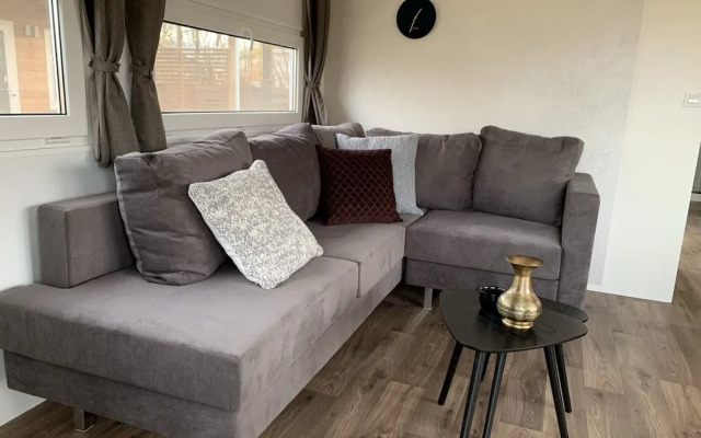 Charming Chalet 2 km. of the Efteling