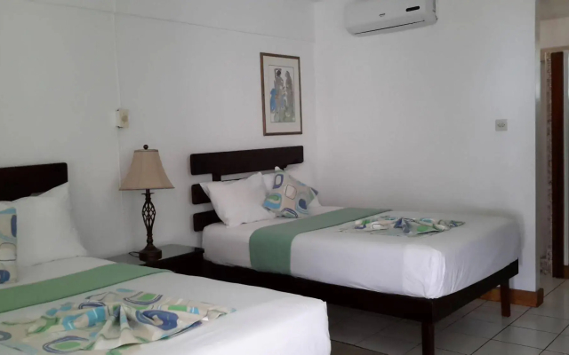 Hibiscus Lodge