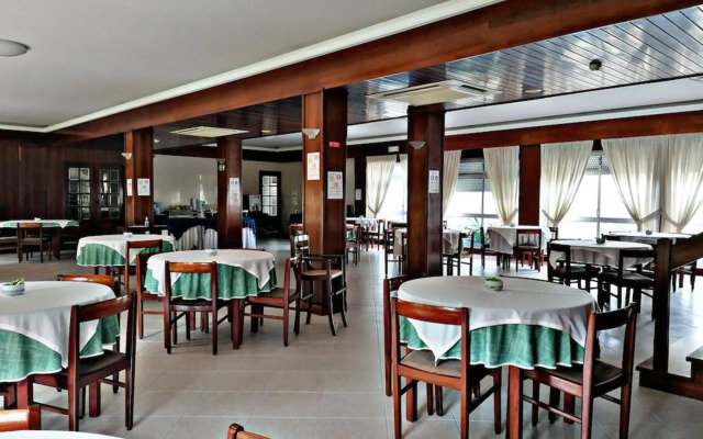 Hotel Colmeia Monte Real