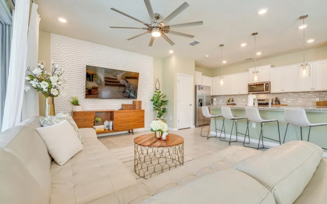 Private Backyard Oasis: Solterra Resort Condo