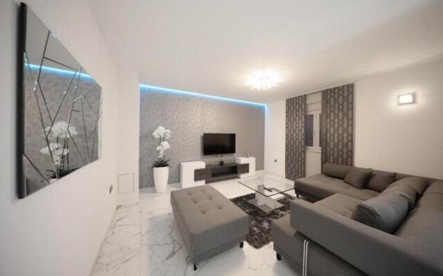 Luxury Majpruz Suites I