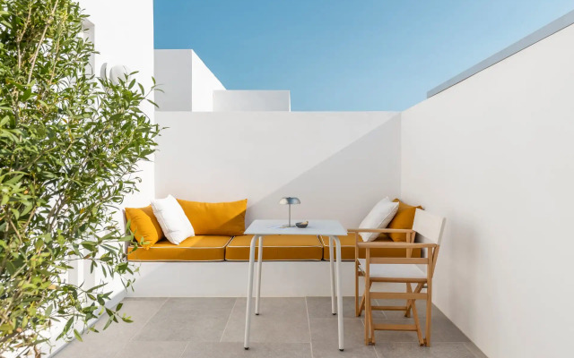 TWWO Antiparos