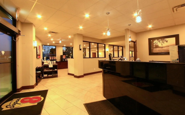 Super 8 By Wyndham Kelowna Bc