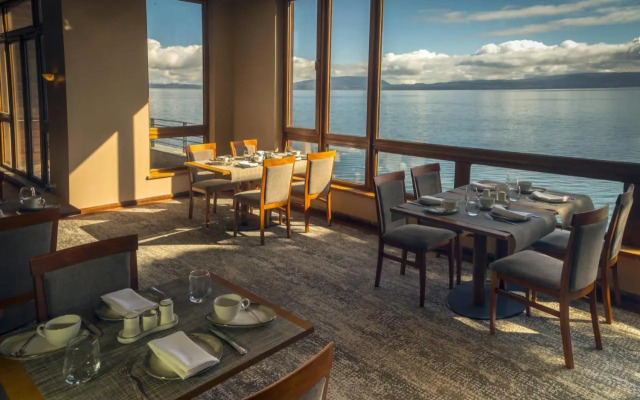 Park Lake Luxury Hotel