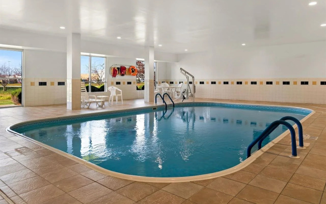 Comfort Suites Saginaw