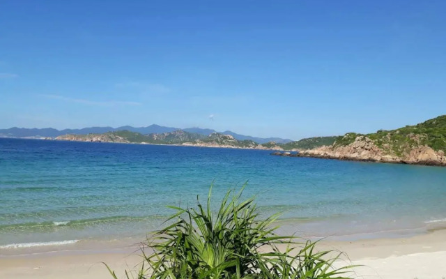 Blue Anchor Lodge & Cafe-Binh Ba Island