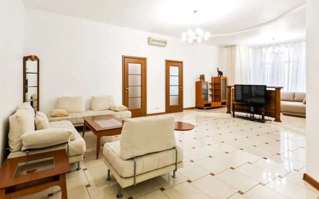 Arbatskiy Hotel