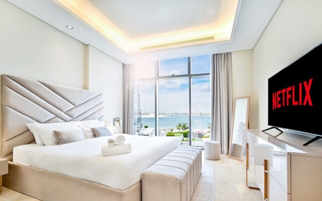 LUX The Elegant Palm Beach Suite