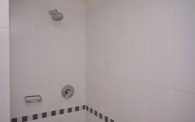 Cozy And Homey Studio At Trimezia Beverly 90210 Apartment